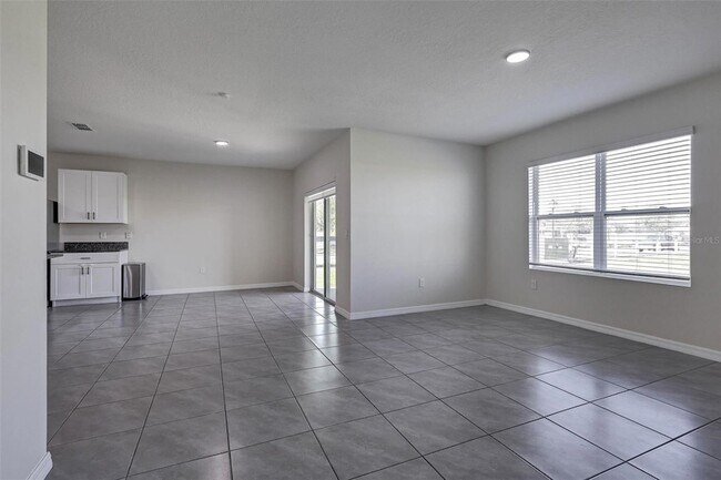 Building Photo - 1466 Mary Belle Ave