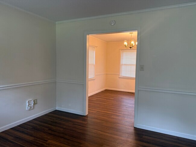 Building Photo - 502 Plantation Dr