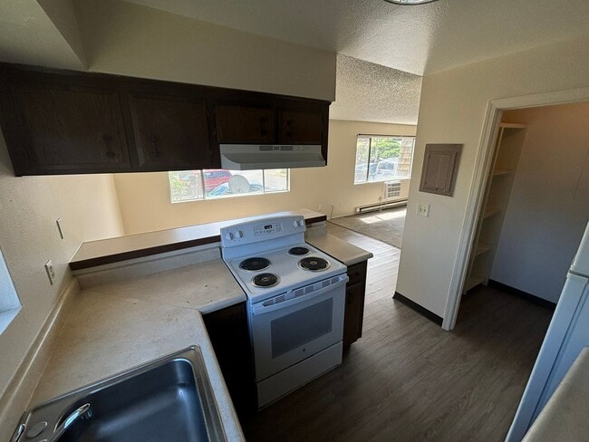 Building Photo - 1111 Eric Ct