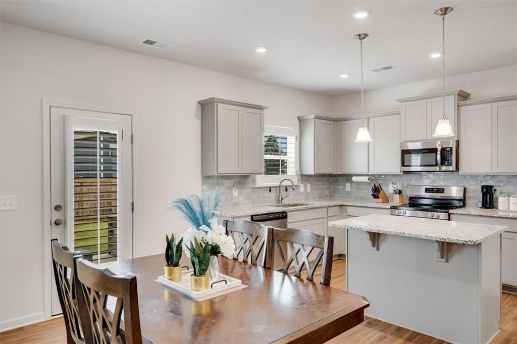 Building Photo - 317 Lucyanna Ln