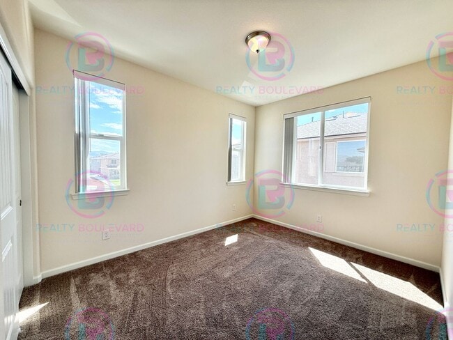 Building Photo - Modern Comfort and Convenience: Stylish 2-Bedroom 2.5 Bathroom Condo in Carson City