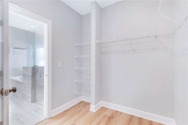 Building Photo - 1859 Commons Pl NW