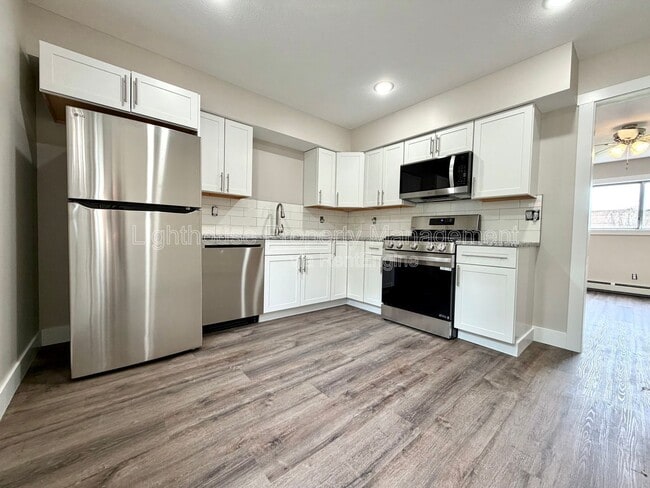 Building Photo - 3253 Charlesgate Ave SW