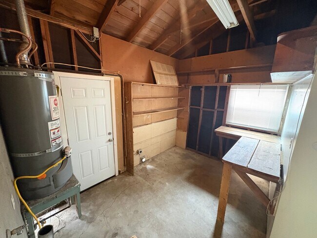 Building Photo - Charming Home for Rent Available Now!