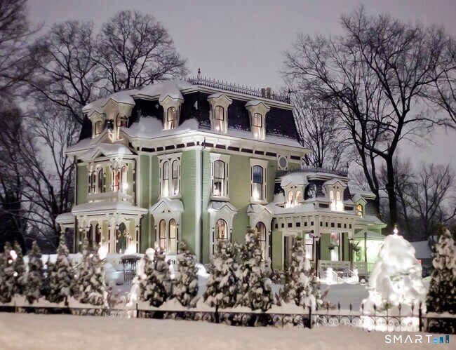 Building Photo - 24 Elm St