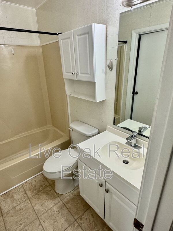 Building Photo - 2132 Point Hollow Ct.