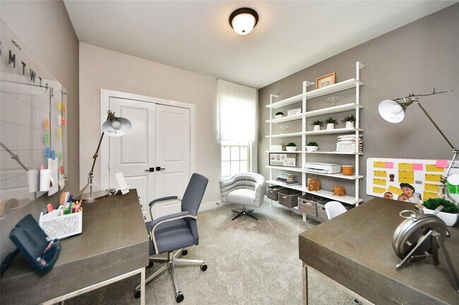 Building Photo - 1707 Summerlyn Ter Dr
