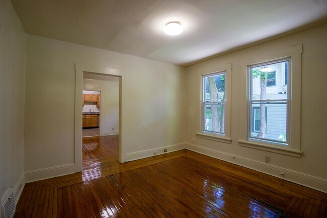 Building Photo - 1217 1/2 Madison Street -  First Floor Apa...