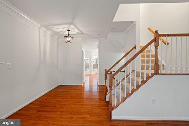 Building Photo - 5061 Kilburn St