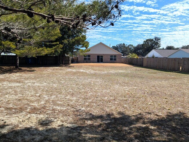 Building Photo - 2001 Presidio St