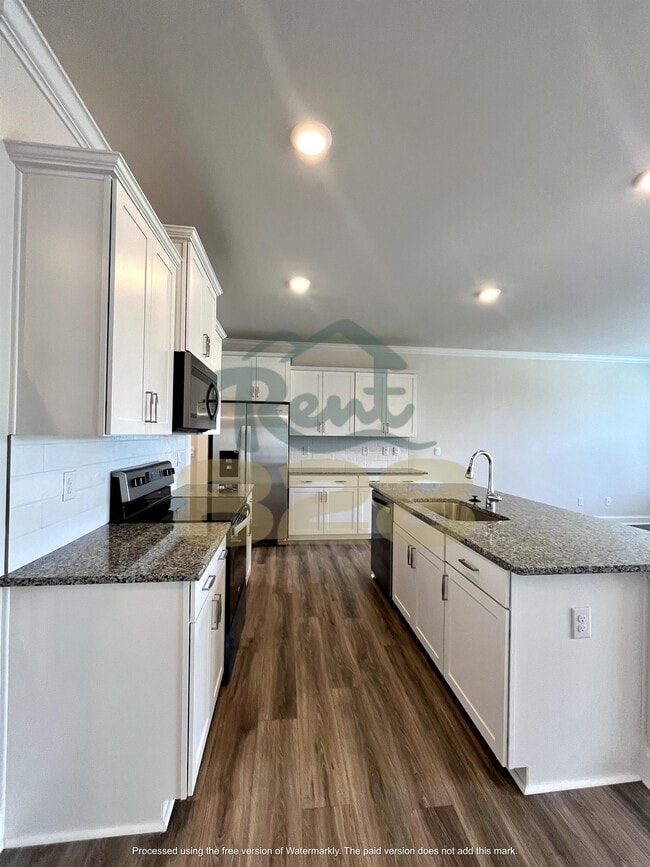 Building Photo - 146 Creekview Rd