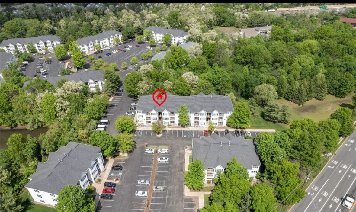 Building Photo - 1312 Waterford Dr