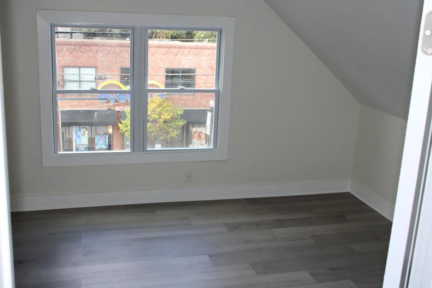 Building Photo - 2303 Murray Ave