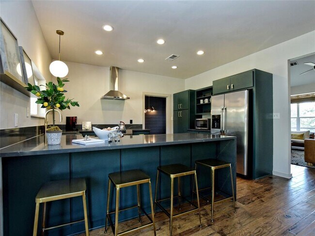 Building Photo - 3600 McGregor Ln