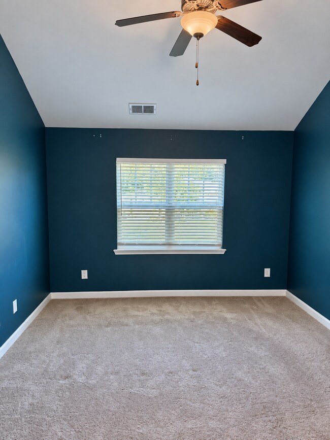 Building Photo - 222 Tappi Ter