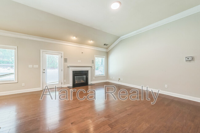 Building Photo - 1016 Ridgehaven Rd
