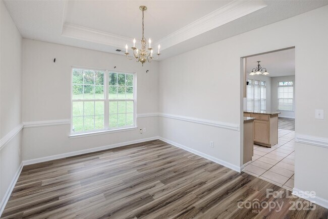 Building Photo - 16017 Woodcote Dr