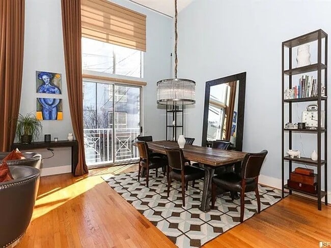 Building Photo - Soma 1x1.5 oversized loft with parking and laundry