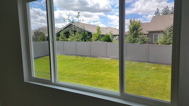 Building Photo - Brand New 3-Bedroom Home In Eagle Ridge