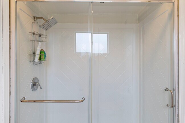 Building Photo - 142 Burgess Ct