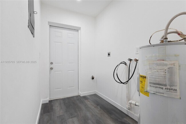 Building Photo - 28 NW 34th Terrace