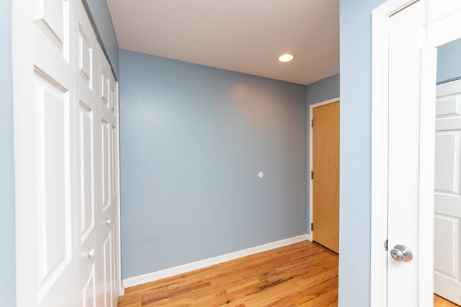 Building Photo - 2356 N Elston Ct