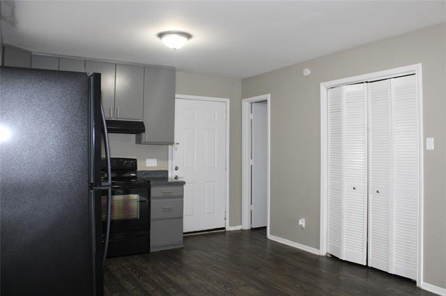 Building Photo - 526 Glen Cove St