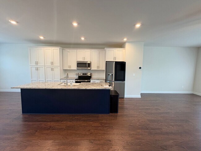 Building Photo - 3155 Horizon Rd