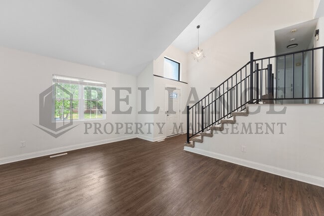 Building Photo - 2021 S Flynn St