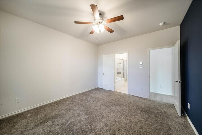 Building Photo - Elegant 4-bedroom 4-bath in McKinney