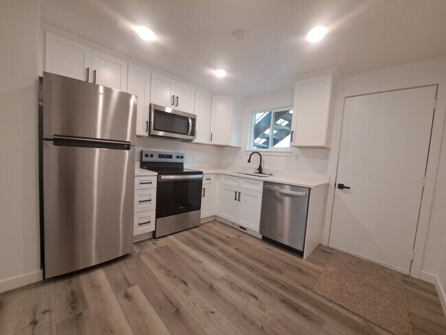 Building Photo - 445 E 535 S