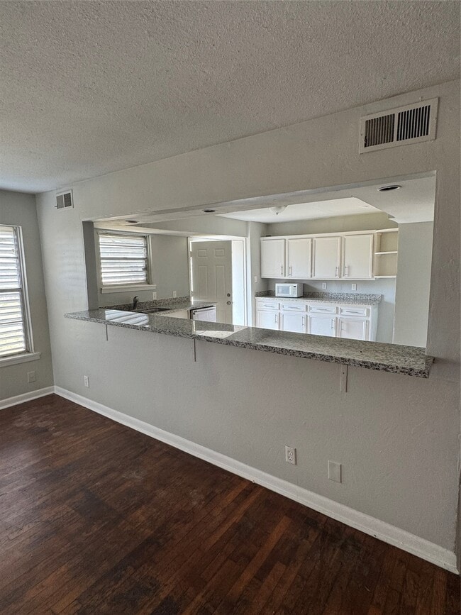 Building Photo - 2522 Jackson