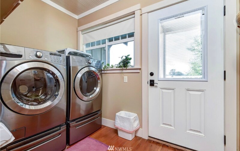 Building Photo - 11810 20th St NE