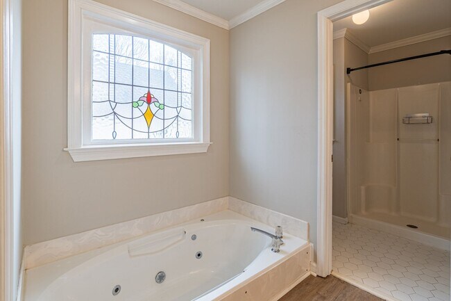 Building Photo - Welcome to this stunning 4-bedroom, 3-bathroom home located in the vibrant neighborhood of Kriste...