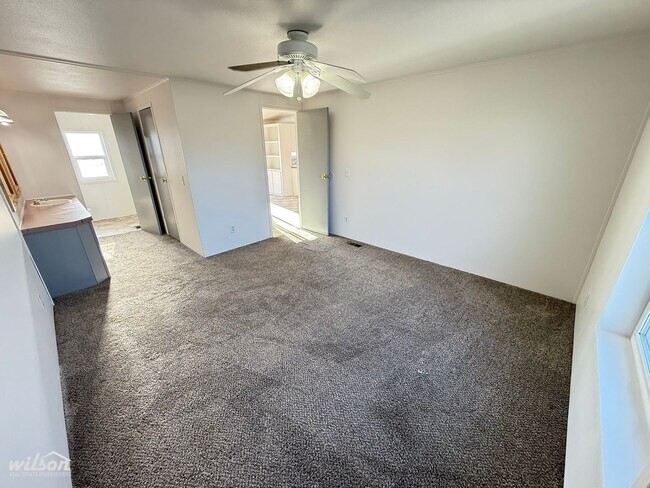 Building Photo - Large 3 Bed / 2 Bath Country Home on 1 Acre – Tieton, WA