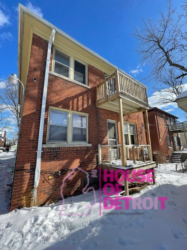 Building Photo - 14551 Mettetal St