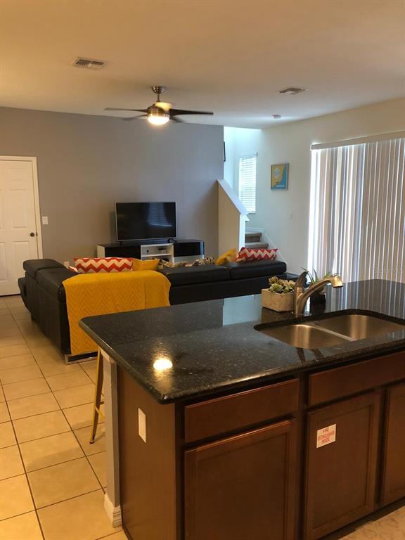 Building Photo - 921 Las Fuentes Dr