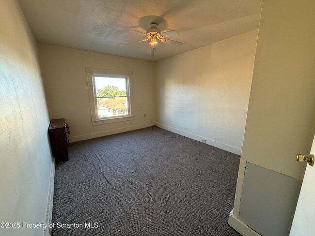 Building Photo - 1315 Farr St