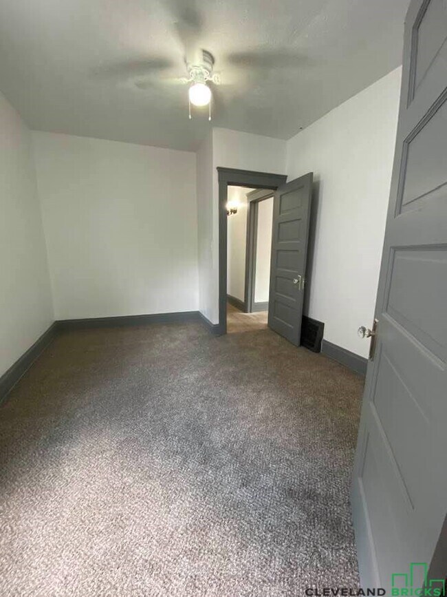 Building Photo - 2054 W 91st St