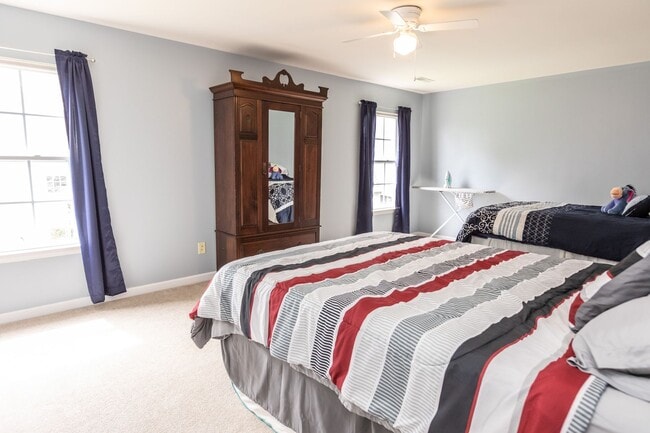 Building Photo - 3 Bedroom 2.5 Bath Townhouse in Grand Oaks...