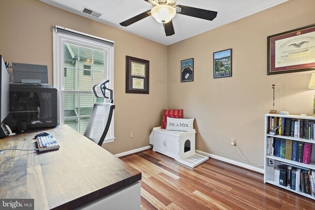 Building Photo - 2442 Garnett Dr