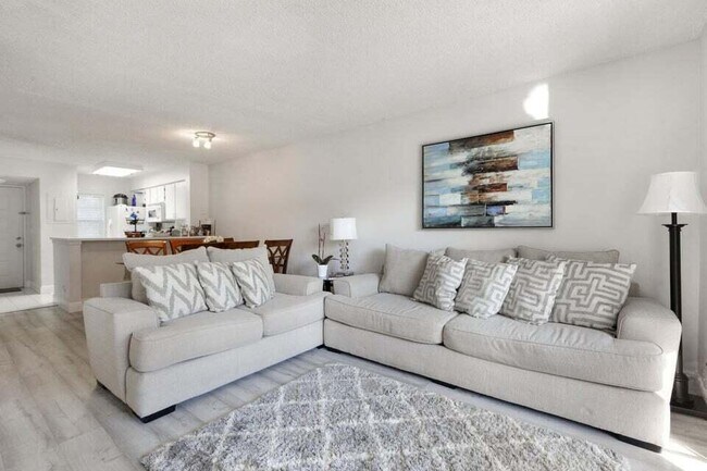 Building Photo - 2230 N Cypress Bend Dr