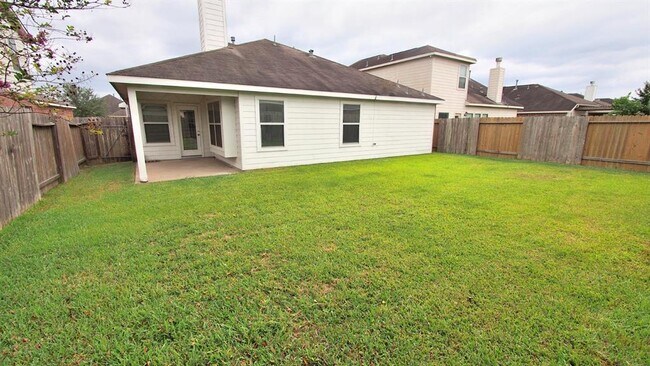 Building Photo - 1319 Colonial Manor Dr