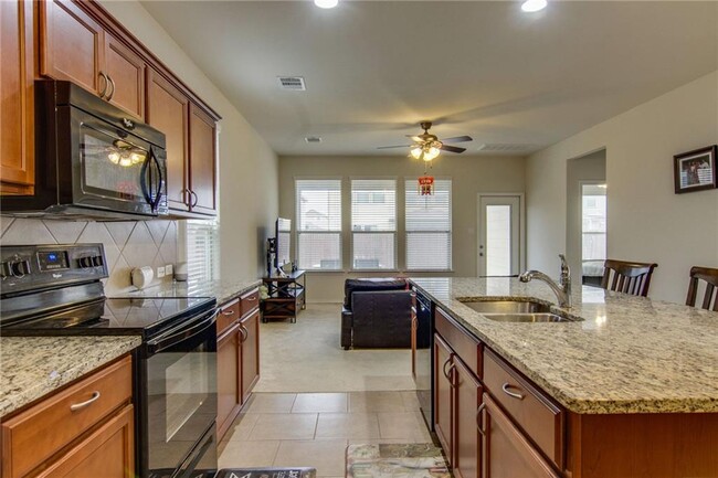 Building Photo - 16009 Hawthorne Heights Trail