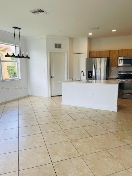 Building Photo - 8666 NW 109th Ct