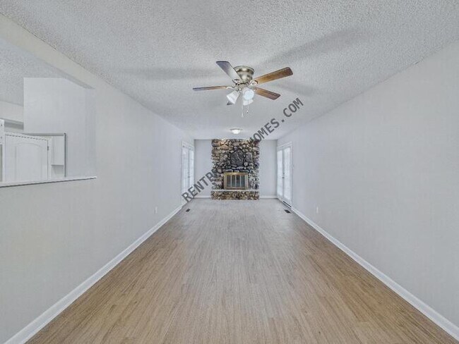 Building Photo - 8210 Park Ave