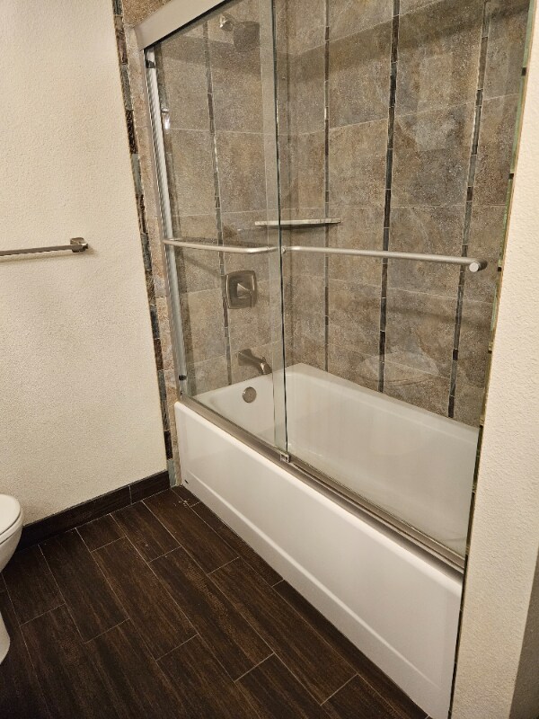 Building Photo - 1022 E 5th St