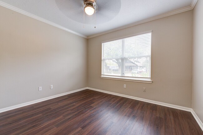 Building Photo - 1206 Grunwald Heights Blvd