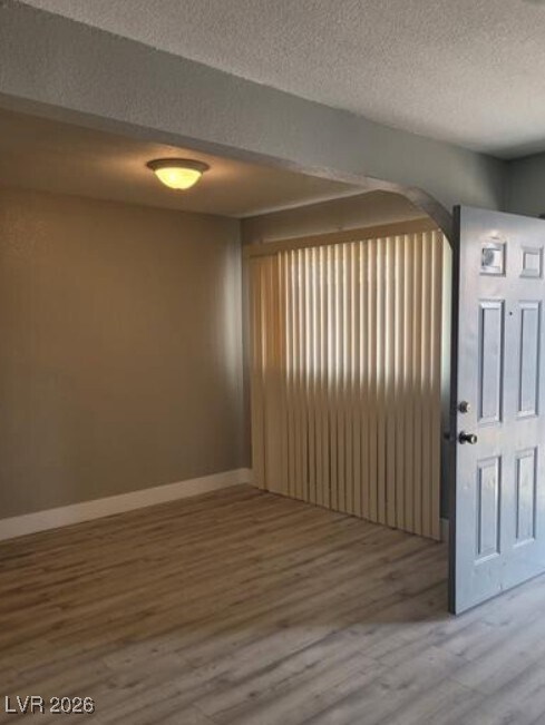 Building Photo - 1828 Lewis Ave