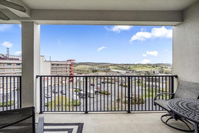 Building Photo - 210 Raceday Center Dr